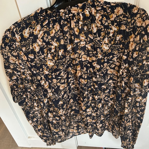 blouse - Picture 3 of 5